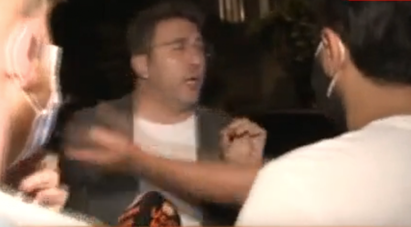 Emre Kınay muhabirin sorusunu duyunca ortalığı yıktı! 4 kişi zor zapt etti - Resim: 1