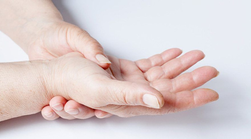 Elim ve ayağım uyuşuyor hastalık belirtisi mi karpal tünel sendromu olabilir! - Resim: 1