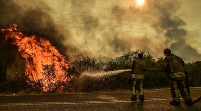 Şahan Gökbakar'dan MHP'ye 'Recep İvedik' cevabı! Kül olan Marmaris'i canlı yayınladı - Resim: 1