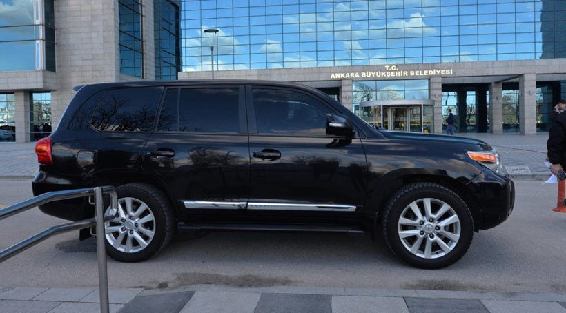 Melih Gökçek'ten 50 ay sonra geri alınan zırhlı cip satışa çıktı! İhale canlı yayınlanacak - Resim: 3