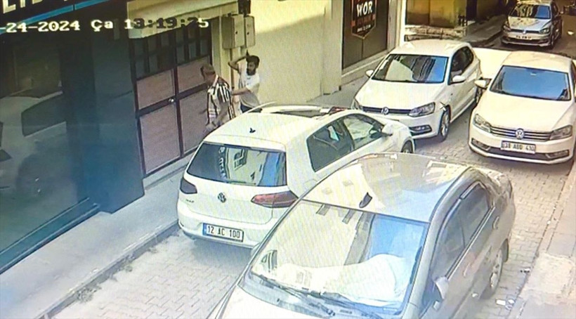 Bingöl'den gelen haber korkunç! Madde bağımlısı, önüne geleni bıçakladı: Ölü ve yaralılar var - Resim: 2