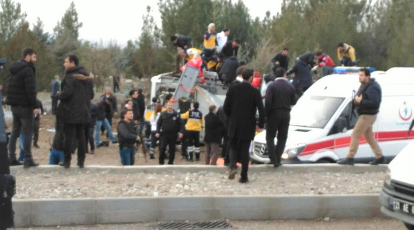 Diyarbakır'da patlama olay yerinden ilk görüntüler - Resim: 2