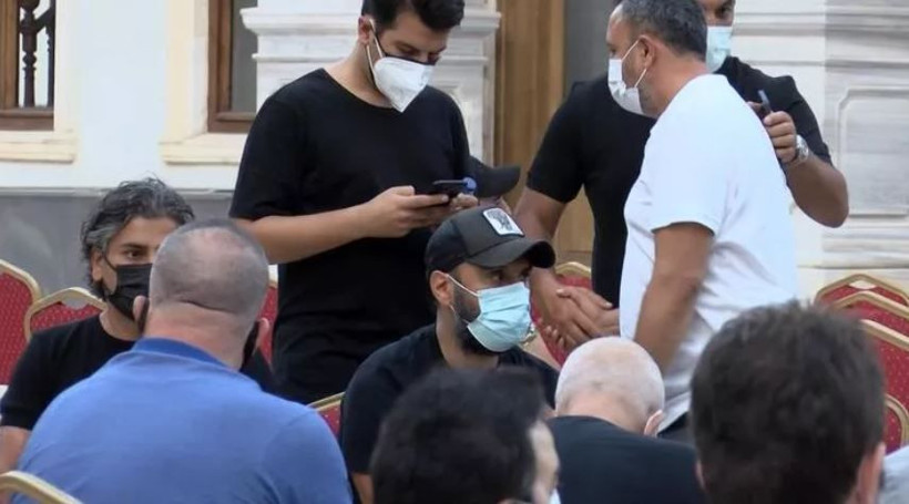 Alişan kardeşi Selçuk Tektaş için okuttuğu Mevlit'te Ezan okudu - Resim: 3