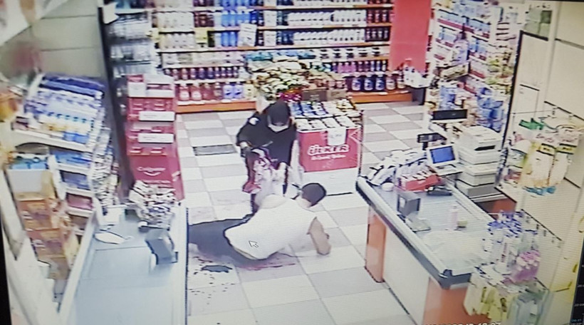 Esenyurt'ta evinde eşini başkasıyla yakalayan koca çılgına döndü - Resim: 1