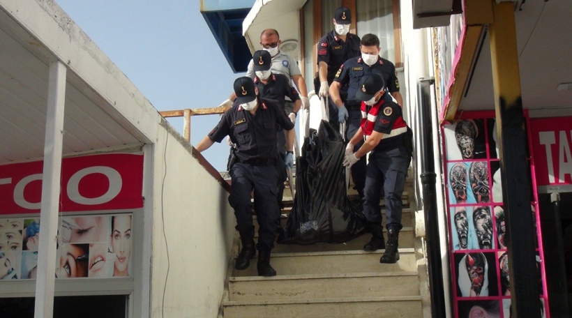 Antalya'da yabancı uyruklu iki sevgili kaldıkları evde ölü bulundu - Resim: 1