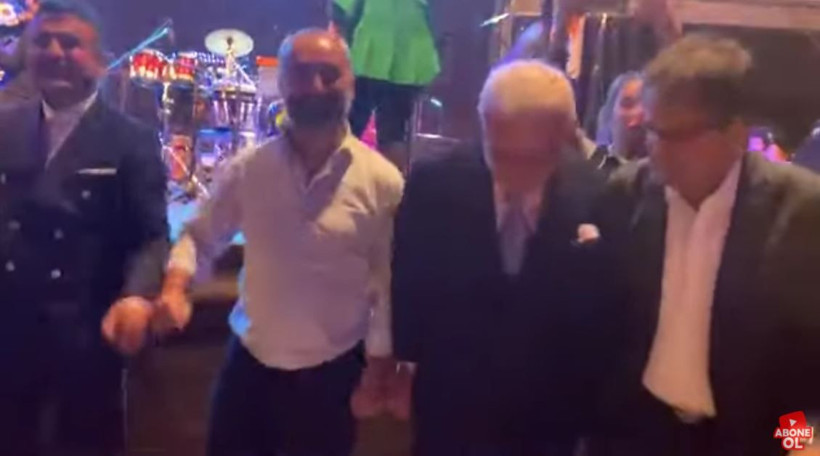 İsmail Saymaz ve Ertuğrul Özkök'ün Kürtçe şarkıda halayını Cüneyt Özdemir ti'ye aldı - Resim: 2