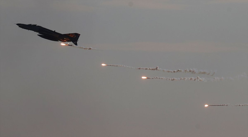 TSK'dan nefes kesen Ateş Serbest faaliyeti Hulusi Akar da izledi - Resim: 2