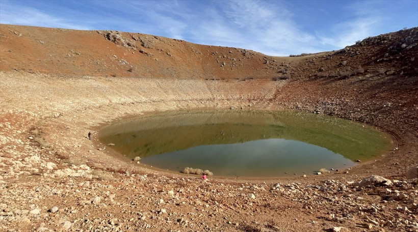 Suların çekilmesiyle ortaya çıktı! Elazığ'da gören şaştı kaldı: Daha önce hiç görmedik - Resim: 1