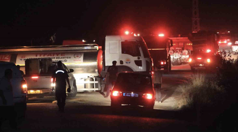 Adana Kozan&rsquo;da orman yangını! Yerleşim yerleri tahliye edildi - Resim: 0
