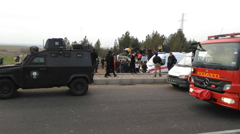 Diyarbakır'da patlama olay yerinden ilk görüntüler - Resim: 1