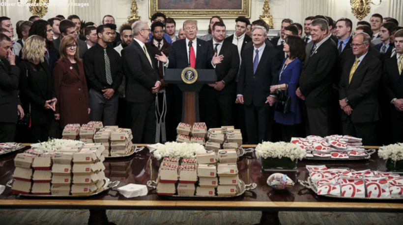 Donald Trump bu kez zorla fast food yedirdi - Resim: 1