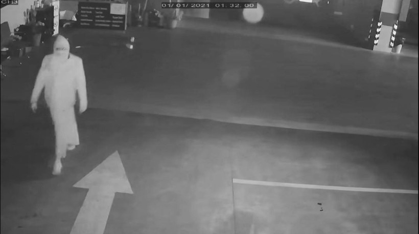 Yılbaşı gecesi İstanbul'da film gibi olay! 5 milyonluk lüks cipte kadın kılığında yakalandı - Resim: 4