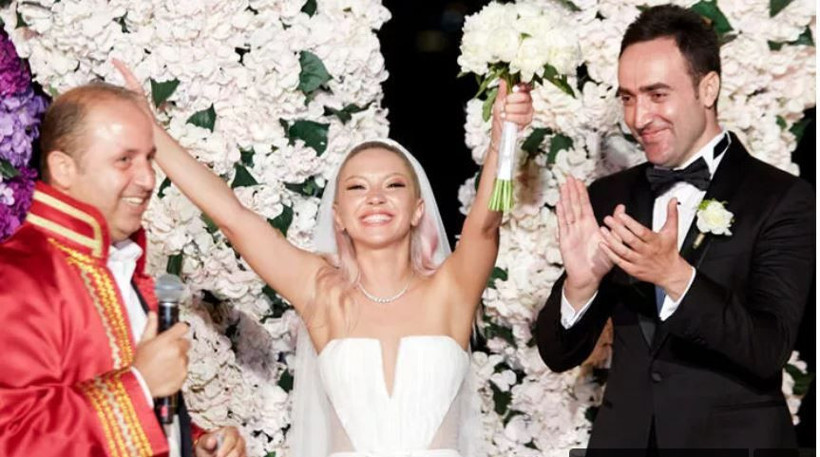 Ece Seçkin 4 gelinlikle evlendi! Eşi Çağrı Terlemez pilotluk yapıyor - Resim: 1