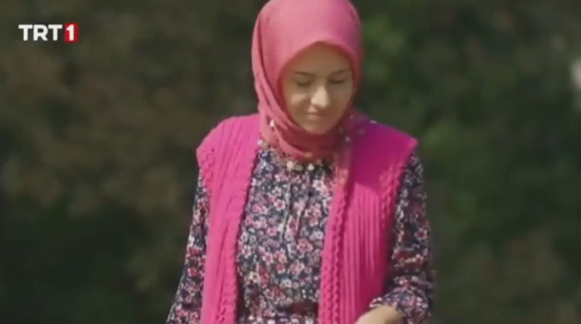 TRT1 Bizim Köyün Kızları yarışmacısı intihar etti Kübra Ece kimdir 'Nişanlısı aldatmış' iddiası - Resim: 2