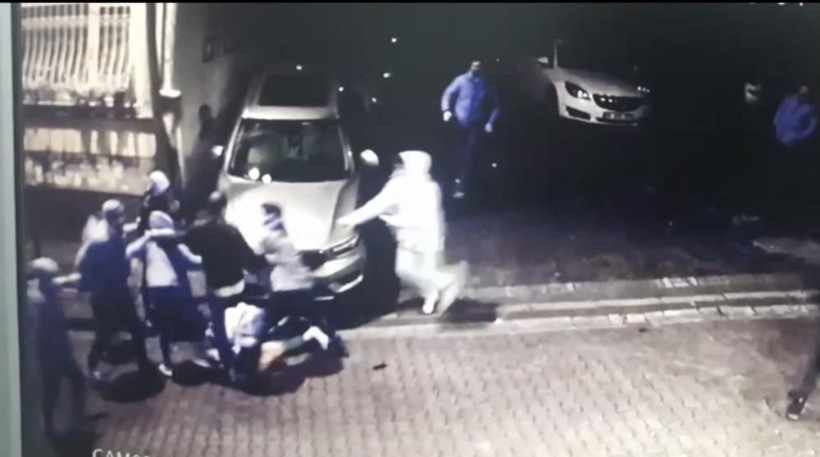 Fenomen şarkıcıya konser sonrası saldırı! Yumruklar havada uçuştu, defalarca tekmelendi: 20 bin lirası gasp edildi! - Resim: 4