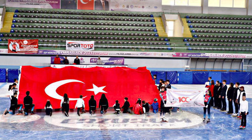 Marşlar çalınıyor Türk Bayrağı dalgalanıyor! İşte yurttan çoşkulu 29 Ekim kutlamaları - Resim: 3