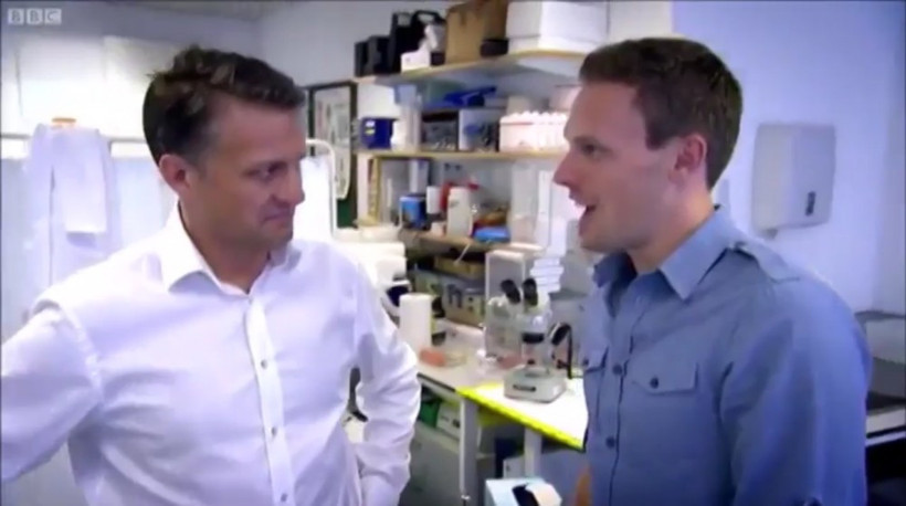 İnsan etinin tadını merak etti bacağını kesip yedi! - Resim: 2