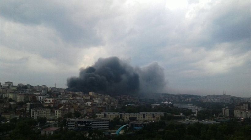 Kağıthane'de bir atölyeye yıldırım düştü - Resim: 4