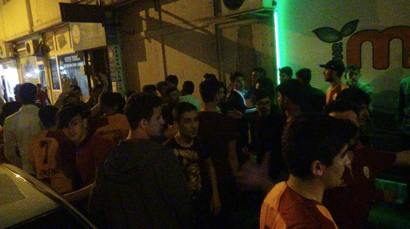 Galatasaray taraftarları sokağa döküldü liderlik işte böyle kutlandı - Resim: 2