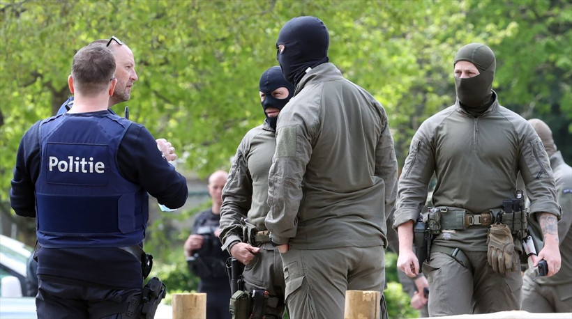 Belçika'da terör tehdidi oluşturan firari askeri aramak için ordu da devrede - Resim: 1