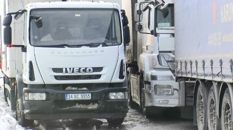 İstanbul Hadımköy'de TIR'ların kar çilesi sürüyor: Parklara giremiyoruz - Resim: 3