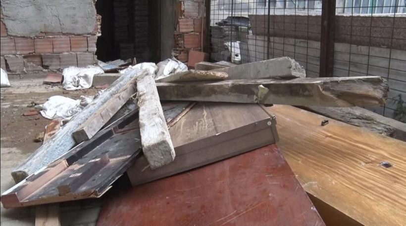 İstanbul'da akılalmaz olay! Aylarca gizlice kazdı, zemine 1.5 metrelik kaçak kat indi! - Resim: 4