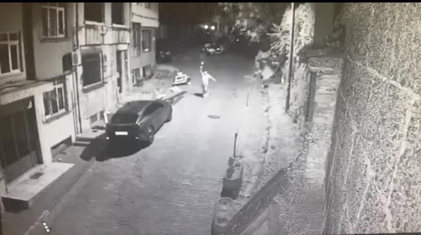 İstanbul’da silahlı işletmeci dehşeti: Kadın müşterileri silahla kovalayıp ateş açtılar! - Resim: 1