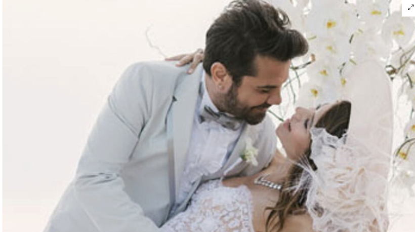 Evleri küle dönmüştü! Beren Saat Los Angeles'te yaşadığı kayıpları açıkladı! Gelinliği ve eserleri... - Resim: 1