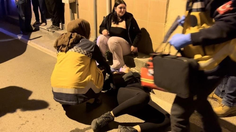 Annesi gözleri önünde öldürülmüştü! Genç kızdan yürek yakan sözler: "Silahı bırakması için yalvardım" - Resim: 1
