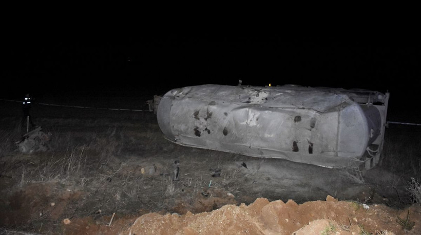 Kırşehir'de otomobille TIR çarpıştı: 3 ölü, 3 yaralı - Resim: 3