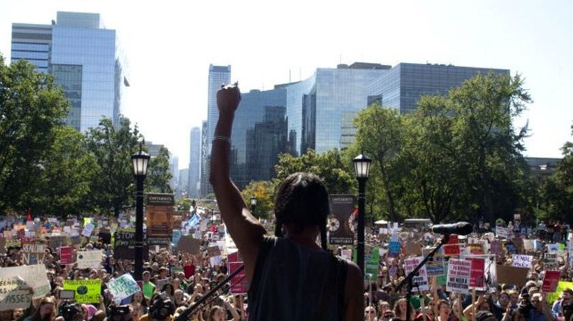 16 yaşındaki çevreci aktivist 500 bin kişilik miting yaptı BM'deki sözleri olay olmuştu - Resim: 2