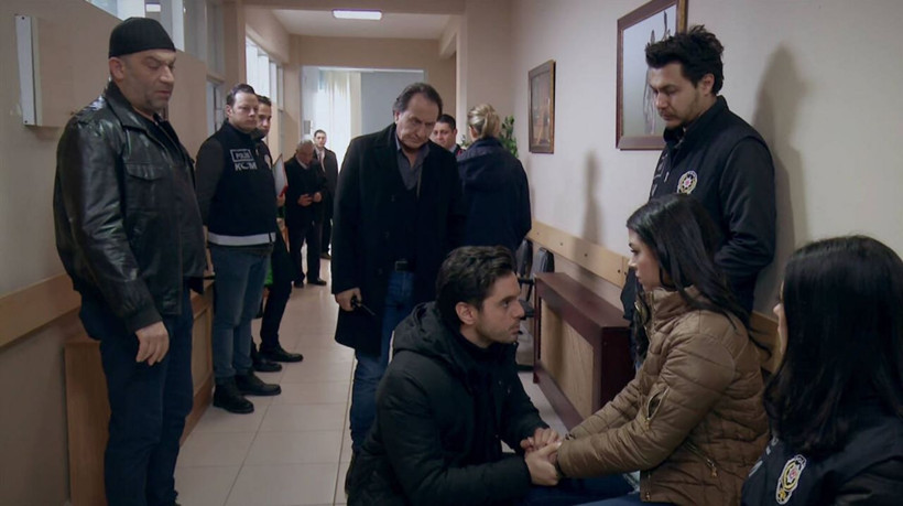 Arka Sokaklar'da Rıza Baba depremi! Zafer Ergin'in yeni dizisi ortaya çıktı - Resim: 1