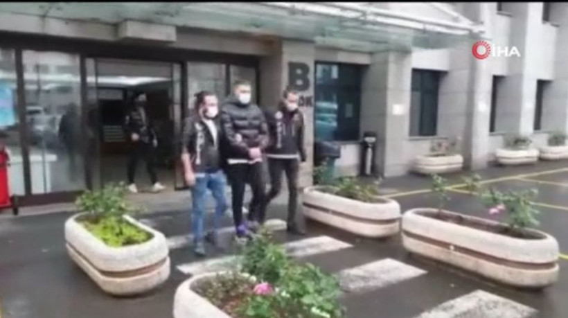 Havalimanında gözaltına alınan Rapçi Murda'dan olay savunma: Madde orada serbest... - Resim: 3