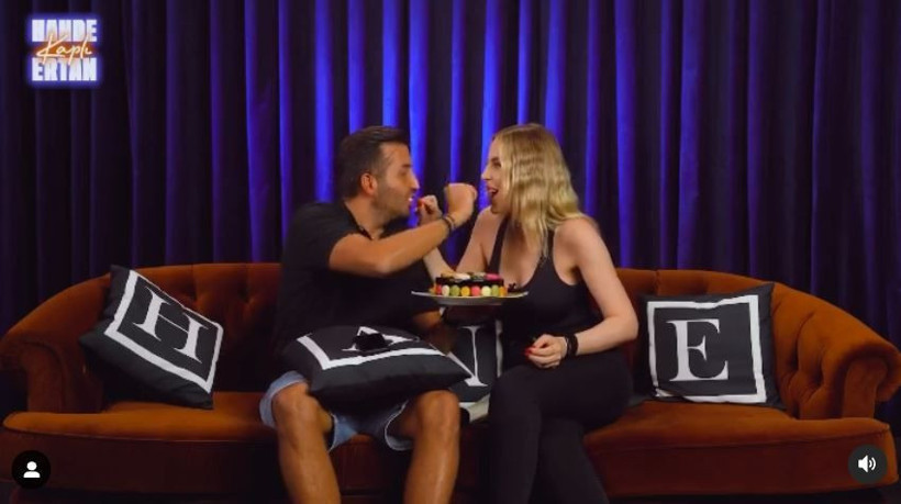 Hande Sarıoğlu'ndan olay 'Temel İçgüdü' pozu! Ertan Süzgün'e mesir macunu istedi - Resim: 4