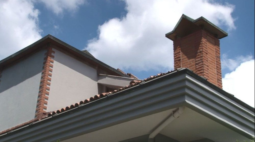 Tarabya'da lüks villada dehşet! Çatıdan düşüp demire saplandı - Resim: 1