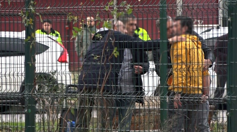 Parkta korku dolu dakikalar! Kız arkadaşını rehin aldı, polis eli tetikte bekledi - Resim: 4