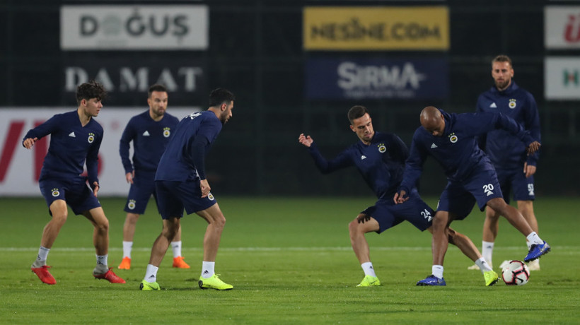 Fenerbahçe, Galatasaray maçı için kampa girdi - Resim: 3