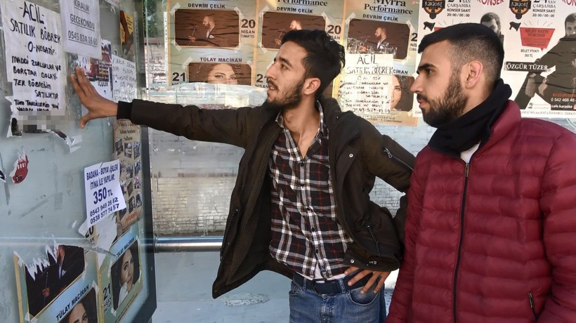 Sultangazi'de otobüs duraklarına 'satılık böbrek' ilanı astı - Resim: 4