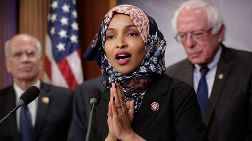 Göçmen kökenli vekil Ilhan Omar Donald Trump'ı sosyal medyadan trolledi - Resim: 2