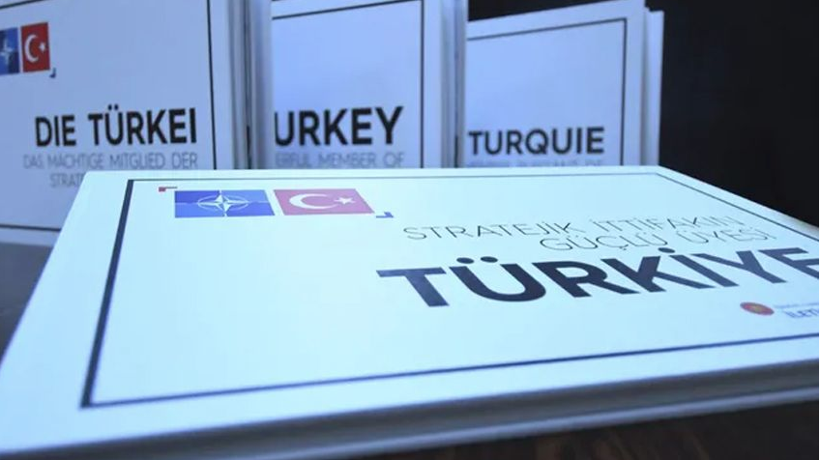 Cumhurbaşkanı Erdoğan'dan NATO zirvesinde liderlere 4 dilde kitapçık - Resim: 1