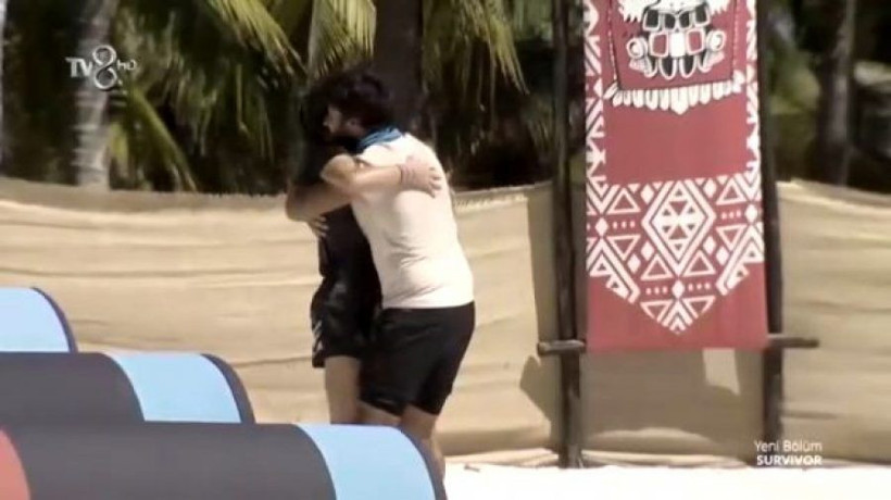 Survivor'da Emrah'ın oğlu Tayfun ve Nisa'yı herkes konuşuyor aşk başlıyor - Resim: 1