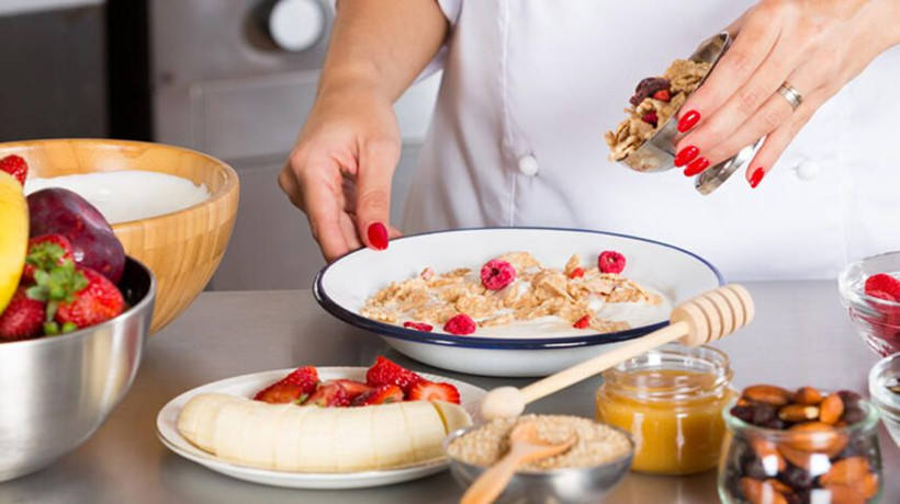 Koronavirüse yakalananlar oruç tutabilir mi? Koronalılar nasıl beslenmeli - Resim: 2