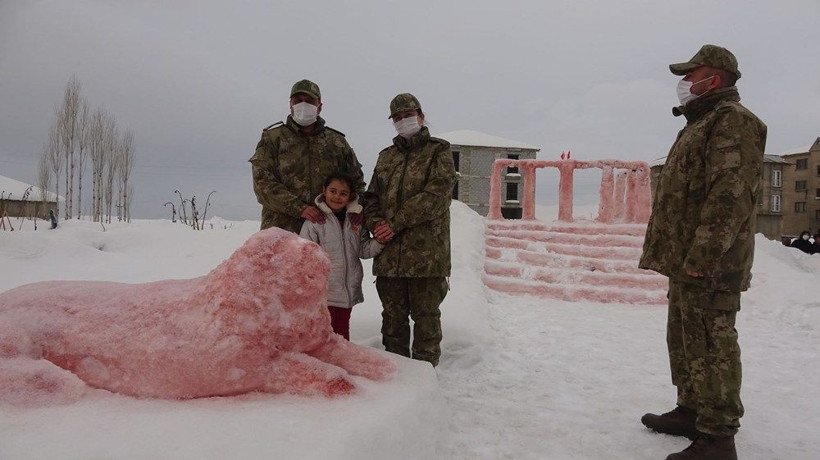 Hulusi Akar'dan Anıtkabir'i görmek isteyen Hira'ya davet - Resim: 1