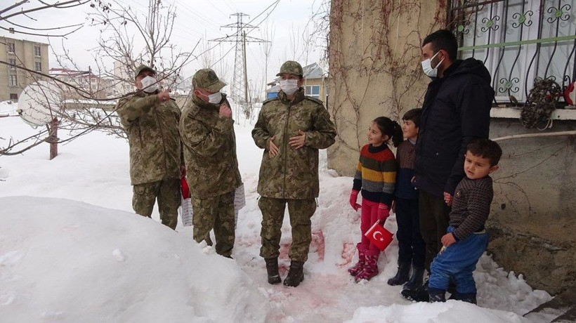 Hulusi Akar'dan Anıtkabir'i görmek isteyen Hira'ya davet - Resim: 2