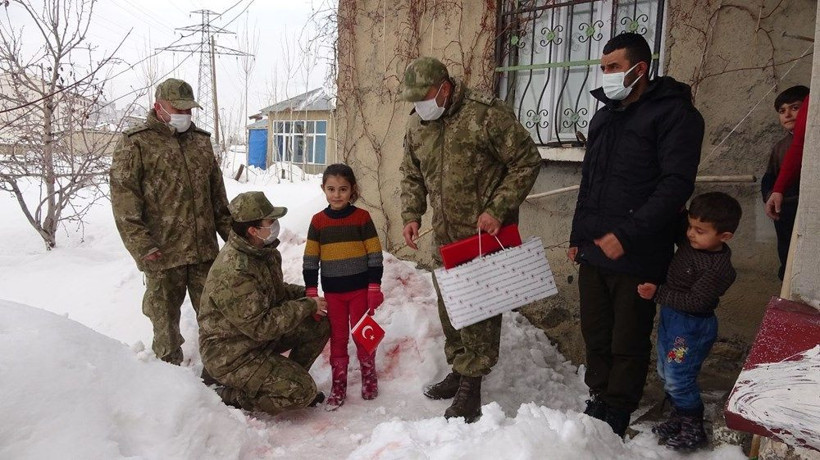 Hulusi Akar'dan Anıtkabir'i görmek isteyen Hira'ya davet - Resim: 3