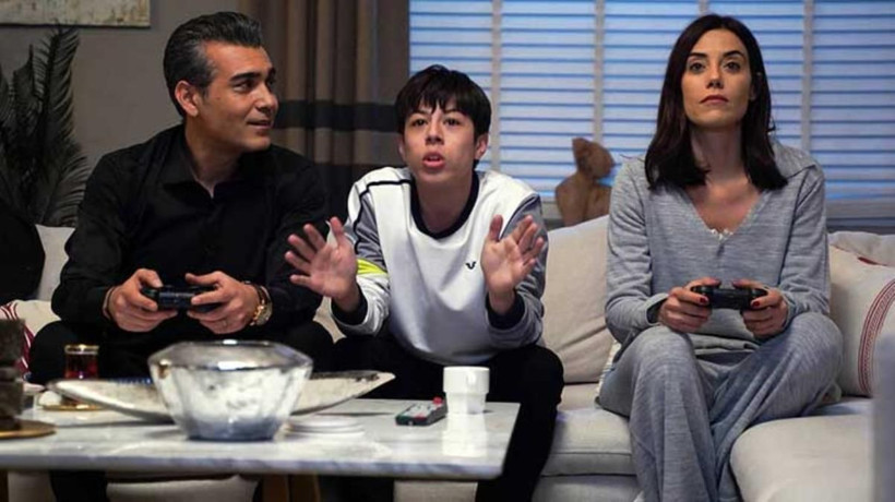 Cansu Dere gidiyor yerine bakın kim geliyor Sadakatsiz dizisi için ortalığı karıştıran iddia - Resim: 1