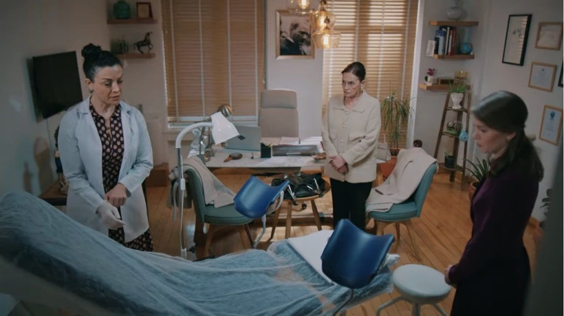 Burcu Biricik'i Camdaki Kız'ın bekaret sahnesi yaktı Hazal Kaya akıllara geldi - Resim: 2