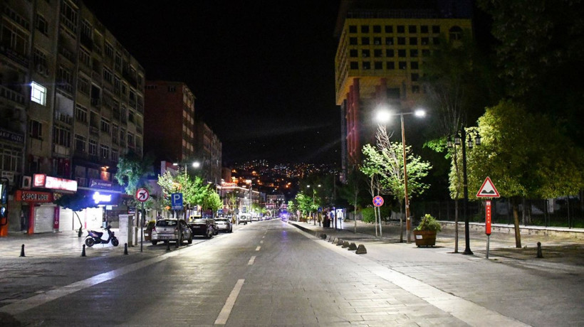 Meydanlar tam kapanma süreciyle sessizliğe büründü - Resim: 4