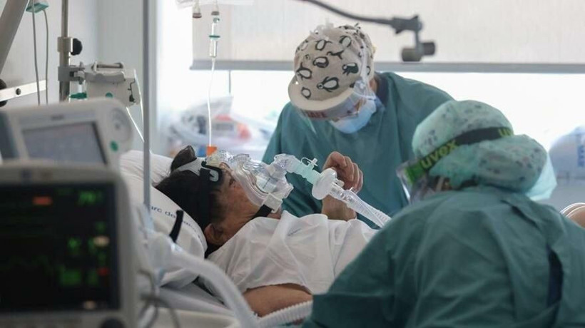 Delta varyantı uyarısı! 1 kişi 8-9 kişiye bulaştırıyor aşı yaptıranlar da bulaştırıyor - Resim: 3