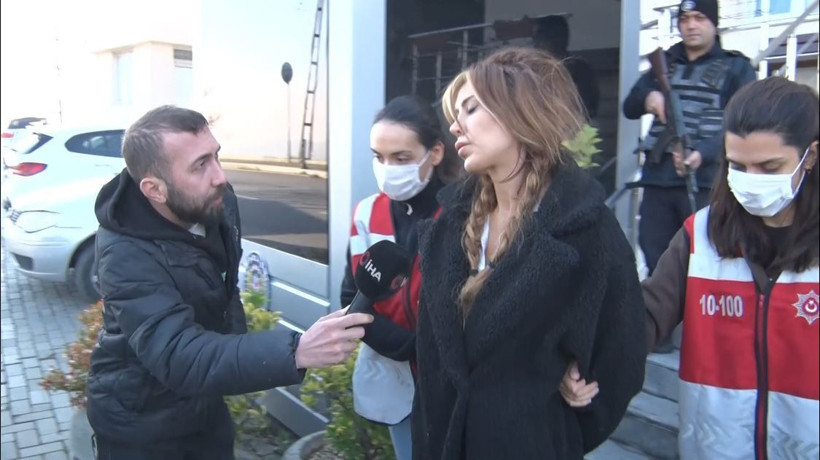 'Ciciş Kardeşler'in evi basıldı Esra ve Ceyda Ersoy pencereden bir kutu kokain attı - Resim: 3